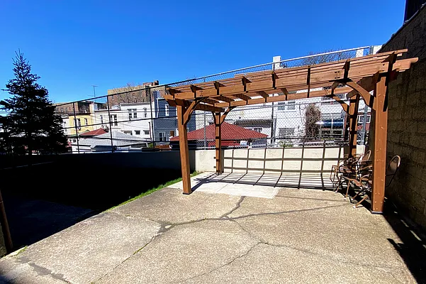 Sold by NextDoor Realty | media 7