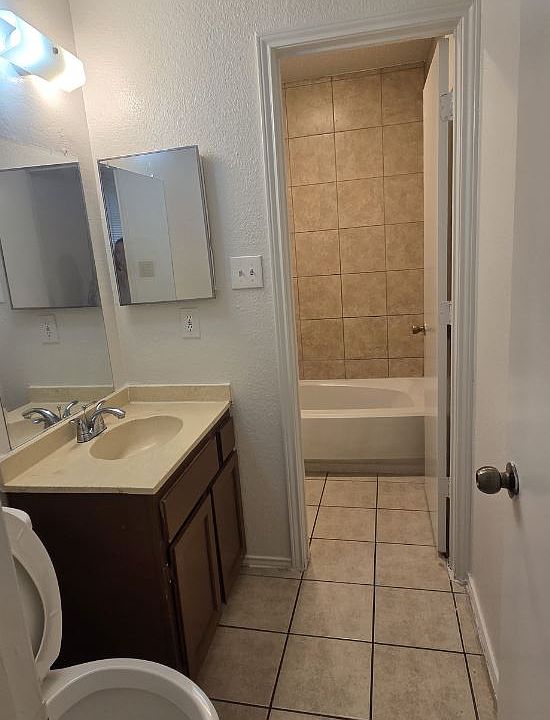 1st image of 5809 Guildwood Dr