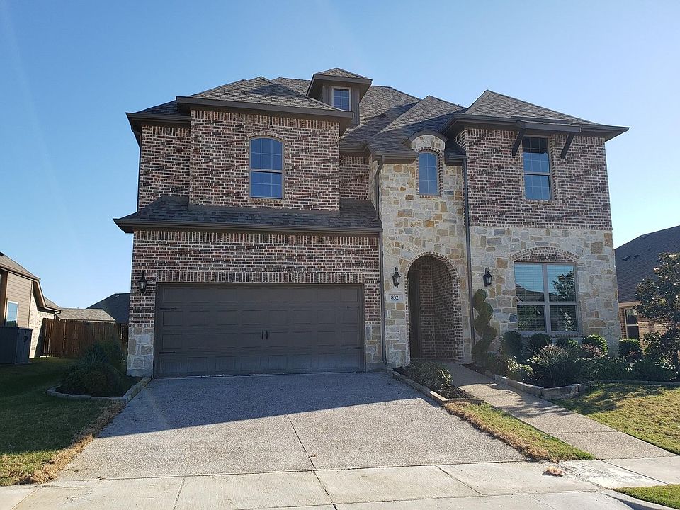 1st image of 832 McCall Dr