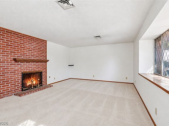 4th image of 1209 Oak Tree Ln