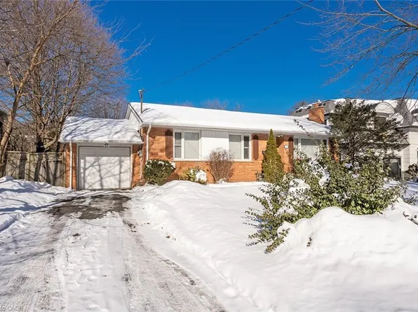 2067 Devon Rd, Oakville, ON L6J 2N1