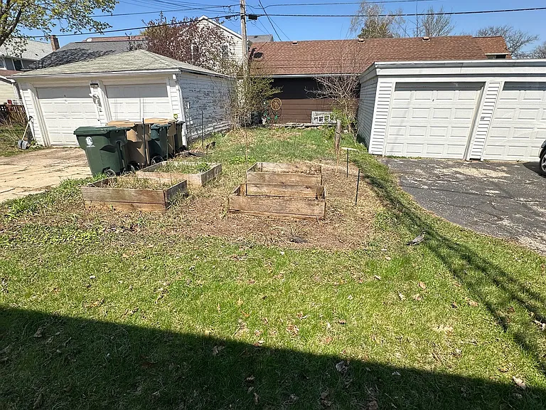 514 W Lakeside St — Photo 3