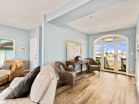 3rd image of 20915 W Sandhill Dr