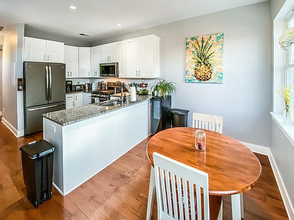 4th image of 1424 N Franklin St #2R