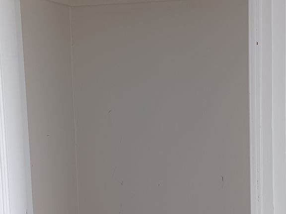 4th image of 6327 N Oakley Ave #3