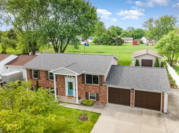 3024 Coventry Dr, Bay City, MI 48706