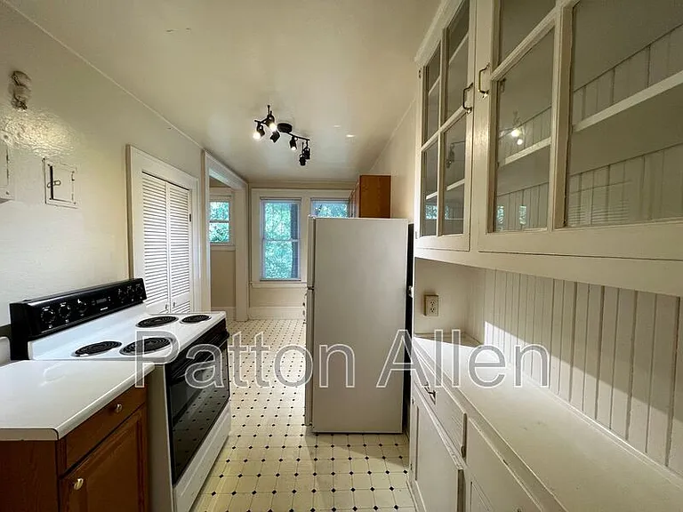 19 Saluda St #4 — Photo 12