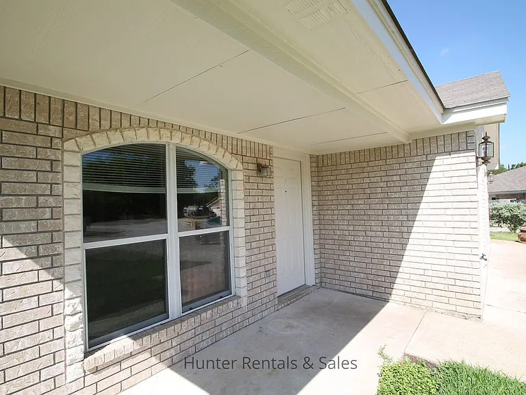 302A Jeff Gordon Dr — Photo 3