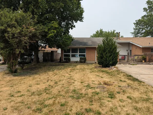 1513 Fairway Dr, Rantoul, IL 61866