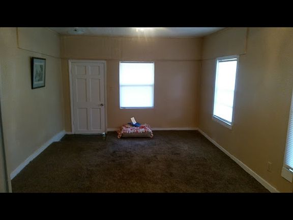 2nd image of 901 N Gordon St