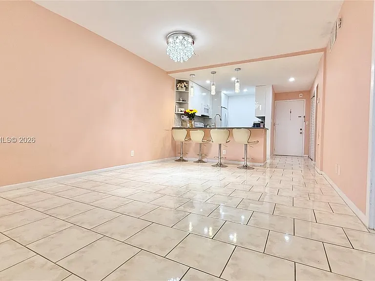 1830 Dixianna St #603 — Photo 6