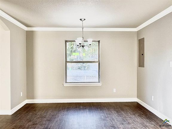 4th image of 2043 N Moore Ave