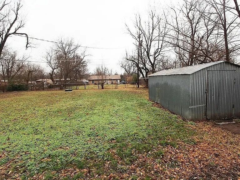 1825 Elm Dr — Photo 6