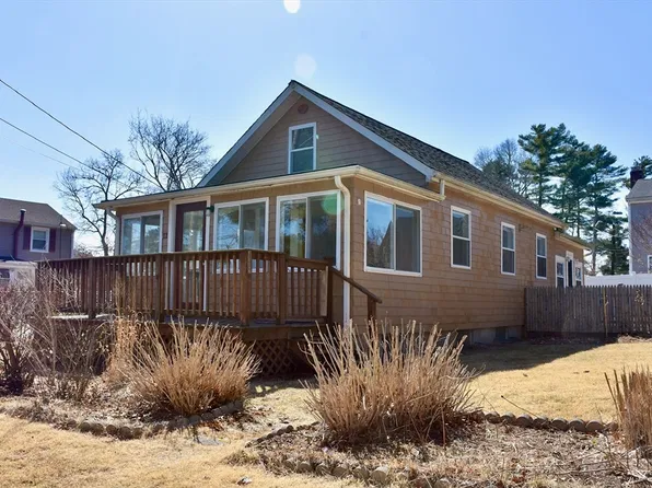 11 Osborne Ave, West Wareham, MA 02576