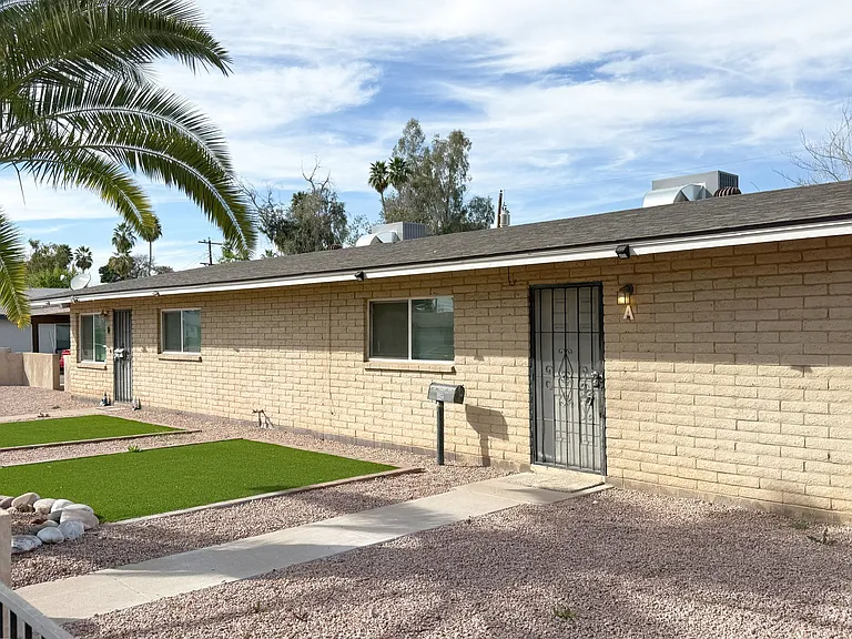 1122 S McClintock Dr #A — Photo 1