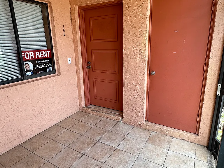215 Lakeview Dr #105 — Photo 3