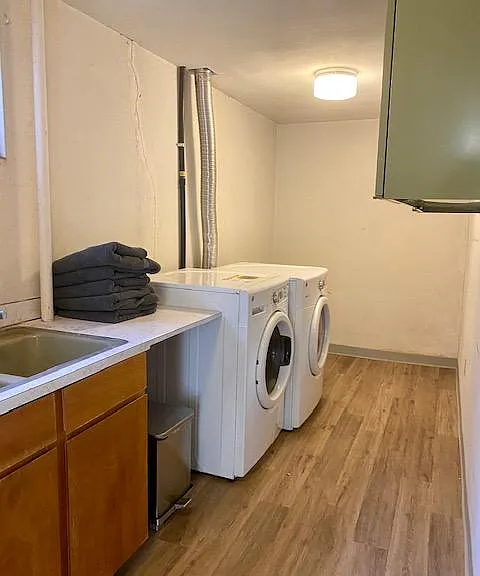 Laundry Room : Lower Floor