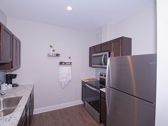 3rd image of 86 Dana Ave #402