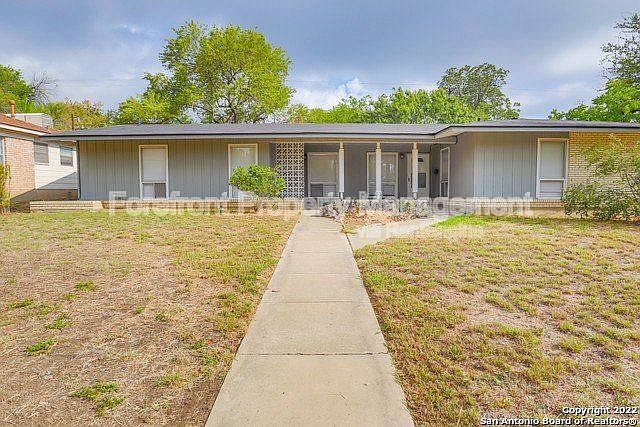 1st image of 119 Brettonwood Dr