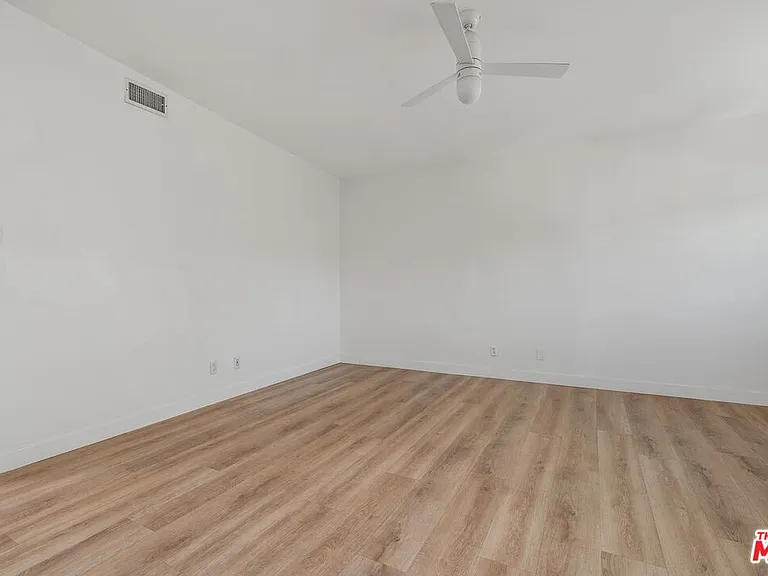 3023 Berkeley Ave #8 — Photo 36