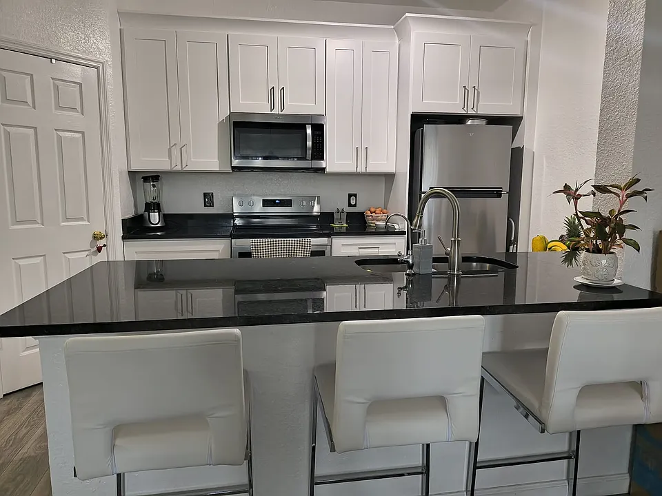 6380 Contessa Dr