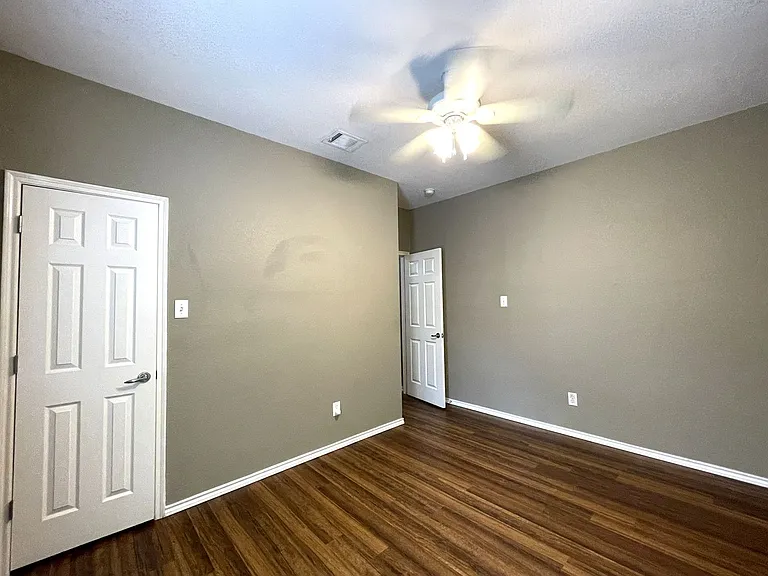 9109 Nathaniel Dr — Photo 22
