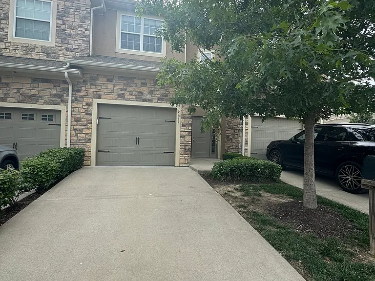 15868 Shawnee Dr — Photo 1