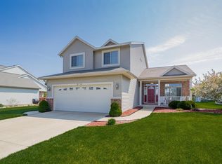 6554 Nearpoint Dr SE, Caledonia, MI 49316