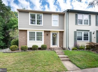 9016 Golden Leaf Ct, Springfield, VA 22153
