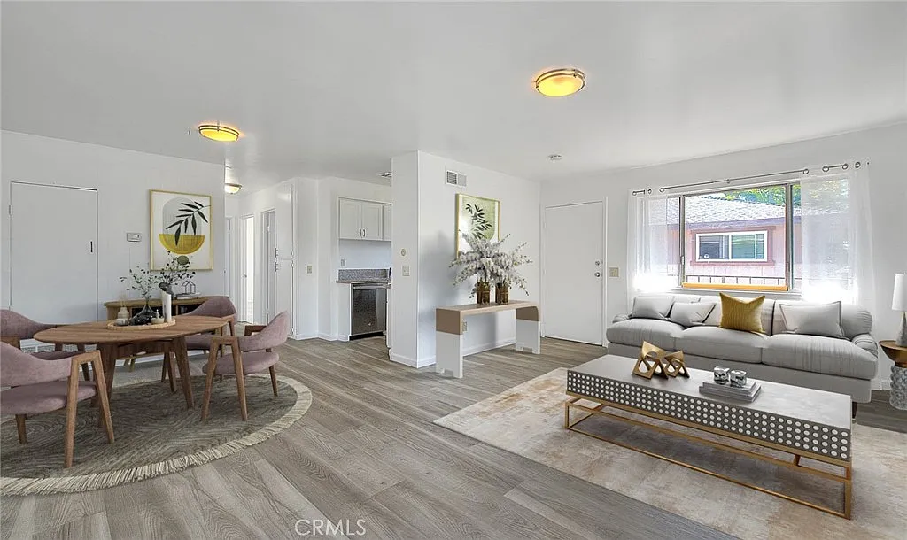 2 bed, 804 sqft, $2,500 — Photo 1