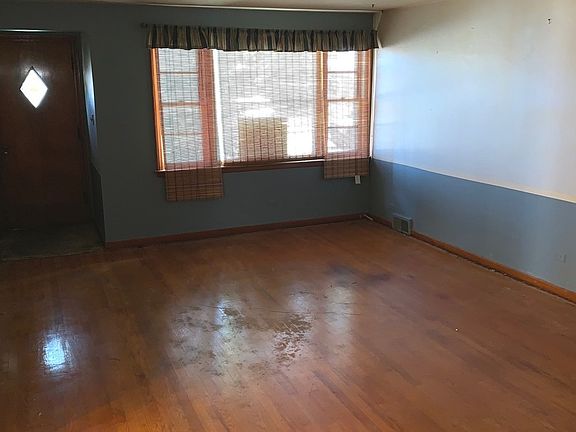 5th image of 2924 Ernst St