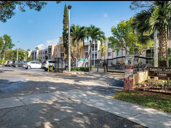 15888 SW 95th Ave APT 327, Miami, FL 33157