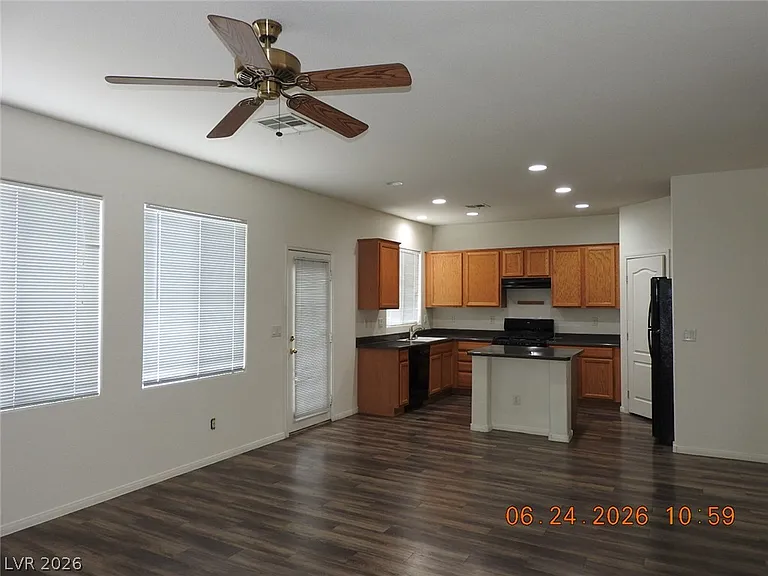 521 Dolphin Peak Ct — Photo 9
