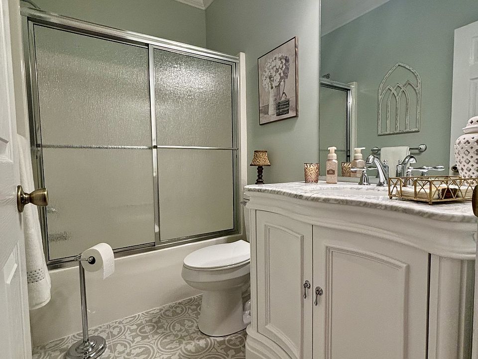 28th image of 498 Dearman St