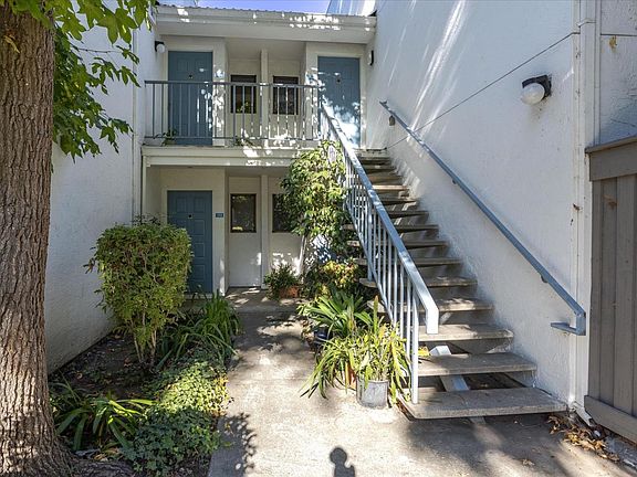 4th image of 1055 N Capitol Ave APT 114