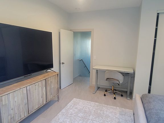 5th image of 14307 Marianopolis Way