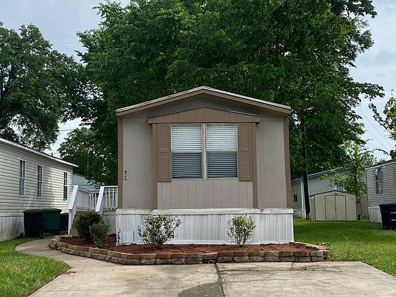 2nd image of 826 Bens Ln