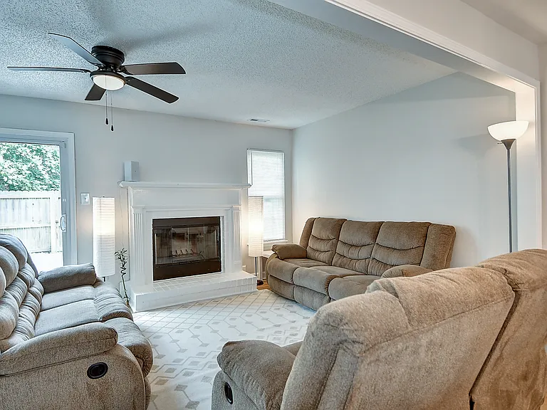 770 Spence Cir — Photo 4