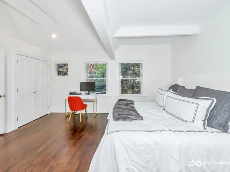29 Georgica Woods Ln — Photo 18