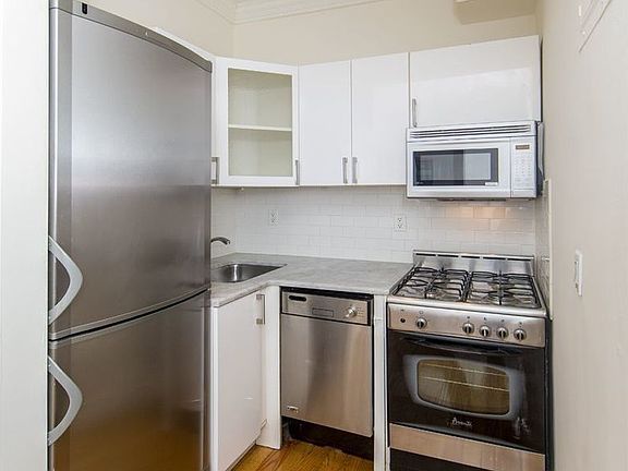 2nd image of 338 E 55th St #*4a