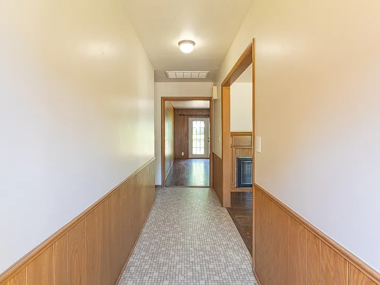 721 W Lakeshore Dr — Photo 3