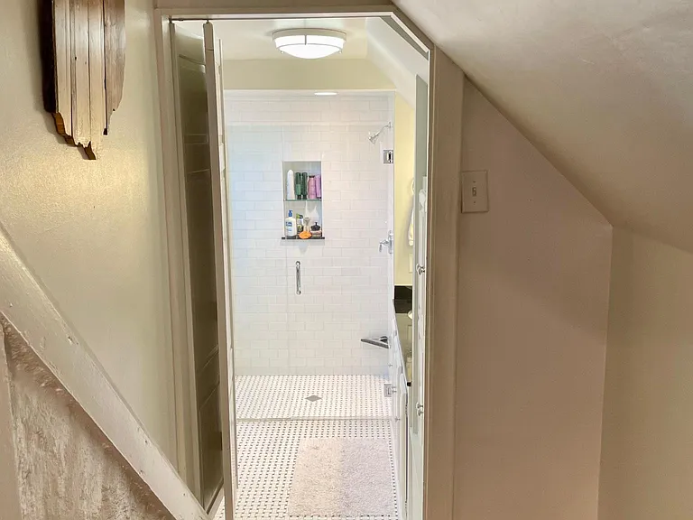 1070 City Park Ave — Photo 30