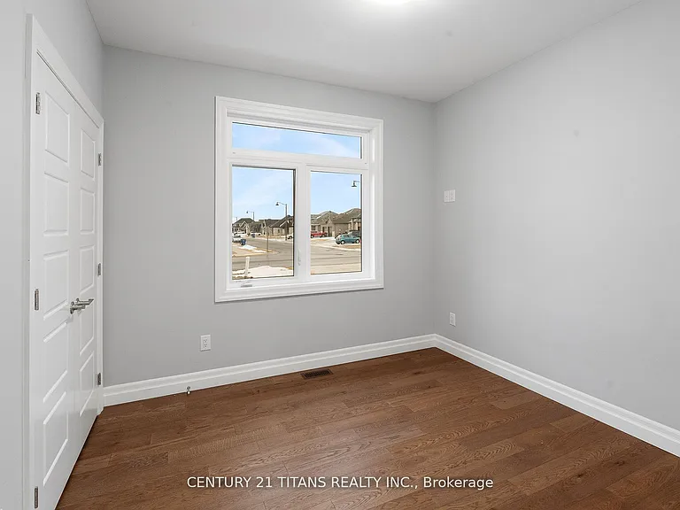 19 Tracy Dr — Photo 22