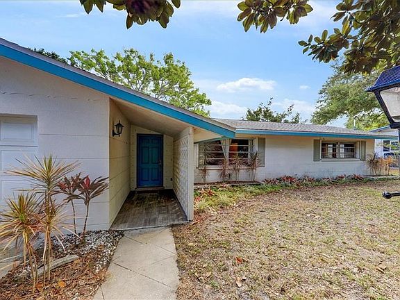 4th image of 2922 Rosemary Dr