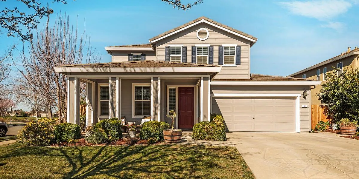 1813 River Run Dr photo 1
