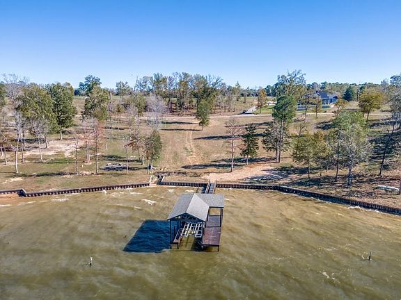 3rd image of Waterside Ln