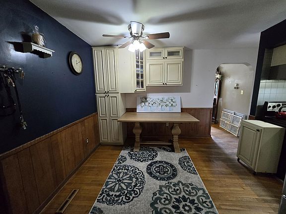 5th image of 707 N Augusta Ave
