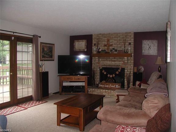 5th image of 1176 Lawndale Dr