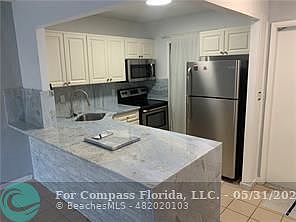 4th image of 430 SE 2nd Ave #3E