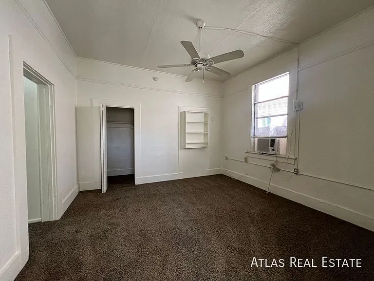810 E 9th St #3 — Photo 5